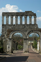 Fototapeta na wymiar La porte Saint André, monument Romains, Autun, 71, Saône et Loire; France