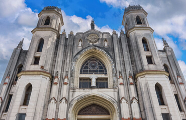 Obraz premium Colonial facade in Santa Clara Cathedral, Villa Clara, Cuba