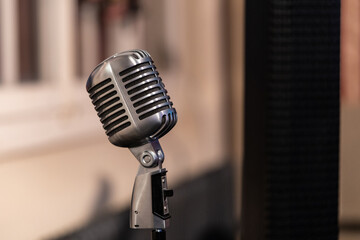 Microphone