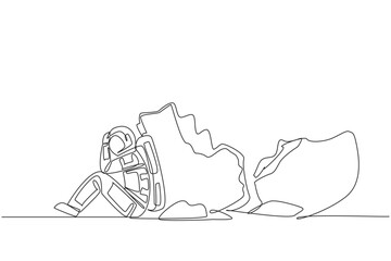 Naklejka premium Single continuous line drawing astronaut sit slump next to a large, destroyed big piggy bank. There is no financing of space expeditions. Failed mission. Cosmonaut. One line design vector illustration
