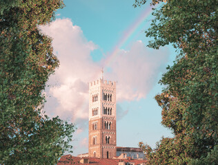 tower of lucca with rainbow, italy - obrazy, fototapety, plakaty