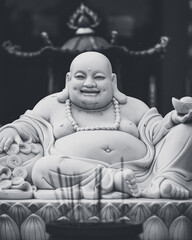 buddha statue in black and white