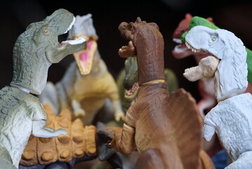 恐竜　ミニチュアフィギュア © ken