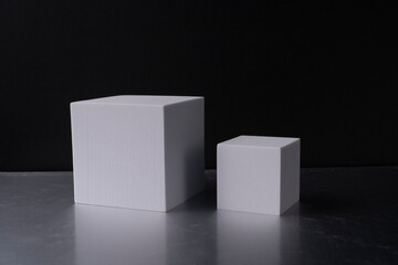 stand 3d geometric shape