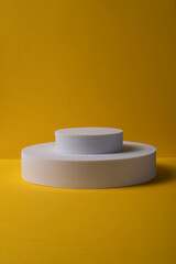 stand 3d geometric shape