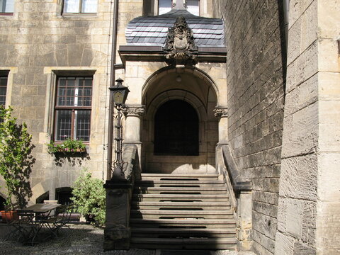 Treppe und Haust&uuml;r Profanbau in der historischen Altstadt von Quedlinburg