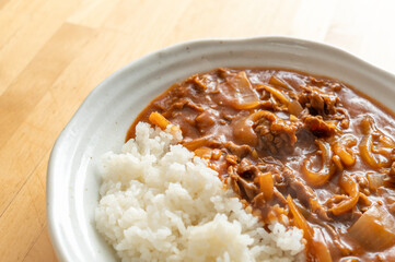 お米にのせられた美味しいハヤシライス