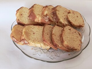 slices of bread on plate