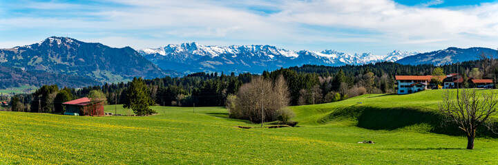 Scenic spring hike to the Stoffelberg near Niedersonthofen in the Allgau