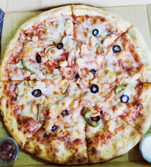 pizza with cheese, mushrooms, tomatoes and olives