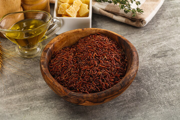 Red raw dry rice gor cooking