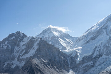 Fototapeta na wymiar The snow-covered landscape of the Himalayas is an unforgettably beautiful sight.
