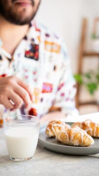 stopmotion of a breakfast with croissant and milk
