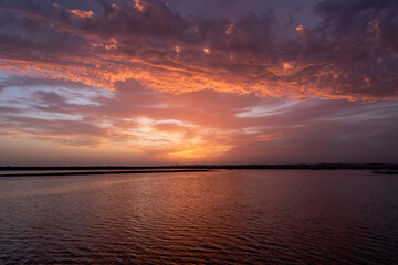 Atardecer en Faro, costa del Algarve, Portugal