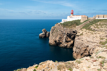 Faro del Cabo de San Vicente, el punto más al sur de la Península Ibérica, Algarve, Portugal - obrazy, fototapety, plakaty