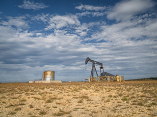 oil pump in the field