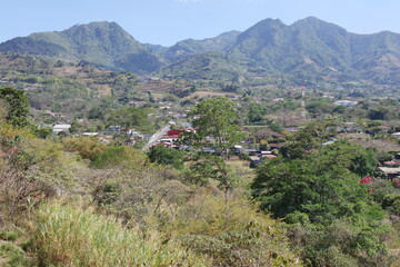 Blick auf die Berge von Escazú in Costa Rica mit Berggipfel von Cerro Piedra Blanca, San Miguel am...