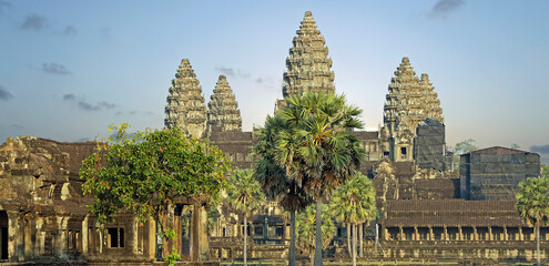 Naklejka premium main temple complex of angkor wat
