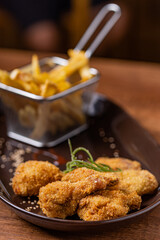 Crispy wings with spicy sarsa
