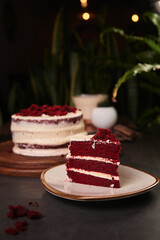 cake with strawberries