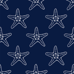 Underwater seamless pattern with starfish line art illustration on dark blue background. Hand drawn sea star sketch, seashell drawing. Summer ocean beach print for background, textile, fabric