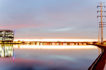 Naklejka premium Smooth calm Waters under the Bridge