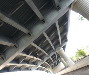 Naklejka premium Under the bridge