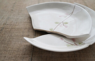 割れてしまったお皿