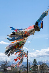 空を泳ぐたくさんの鯉のぼり　北海道大樹町