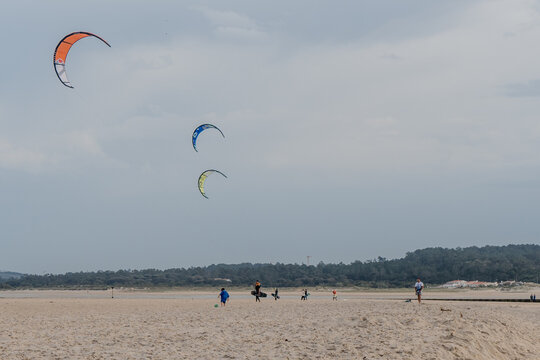 Kite surfing 