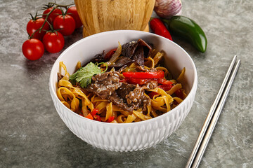 Asian wok with noodle, vegetables and beef