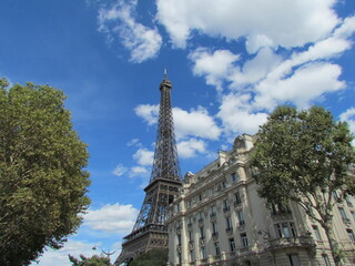 the eiffel tower