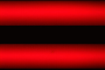 Obraz premium fondo rojo abstracto con bordes grunge negros, formas triangulares en capas transparentes rojas con ángulos y diseño de patrones geométricos en un diseño de fondo moderno y elegante