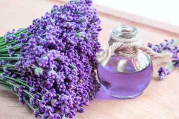 Obraz na płótnie Canvas Fresh lavender flowers and oil