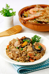 Rice casserole with pork and shellfish.