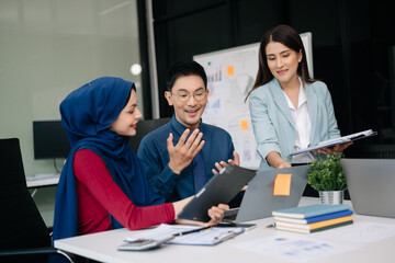 .Those who work hard, win in the conference room new startup project