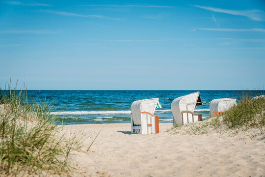 Strandk&ouml;rbe am Strand, Ostsee Insel R&uuml;gen, Sellin