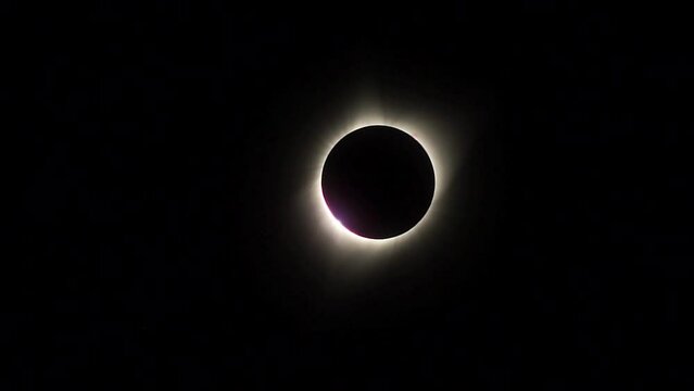 Zoom-in on the first diamond ring effect at Contact 2 during a total solar eclipse.