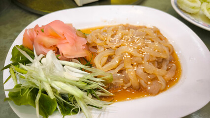 Stir-fried jellyfish with sesame oil