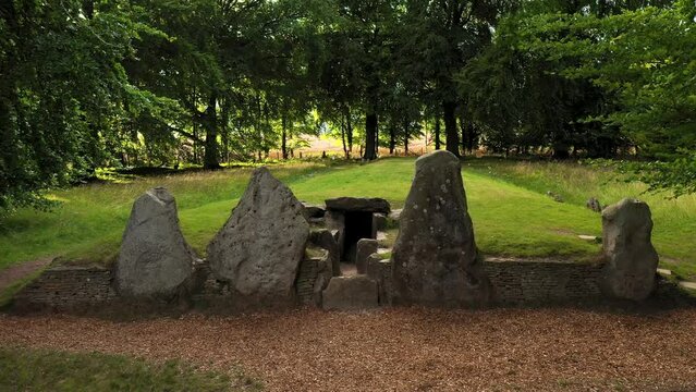 Waylands Smithy early Neolithic chambered long barrow tomb Oxfordshire, UK dates from approx 3600 BC. Video from chambers entrance to fa&ccedil;ade sarsens