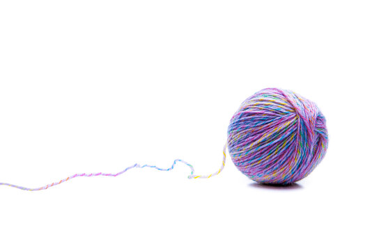 Wollkn&auml;uel mit buntem wollfaden