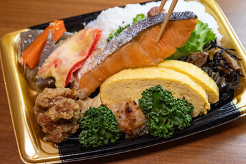 スーパーマーケットのお惣菜のお弁当