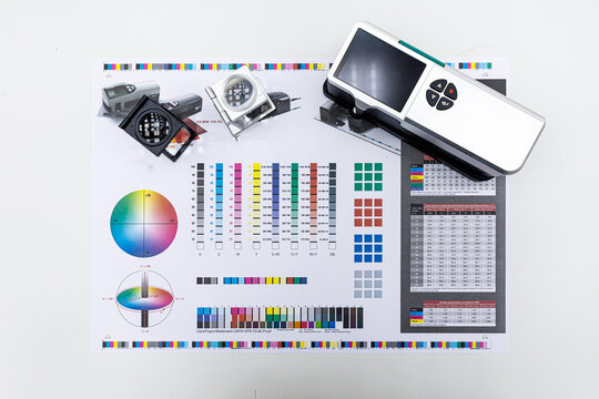 Print Spectrophotometer color measurement. Press offset color management lab values.