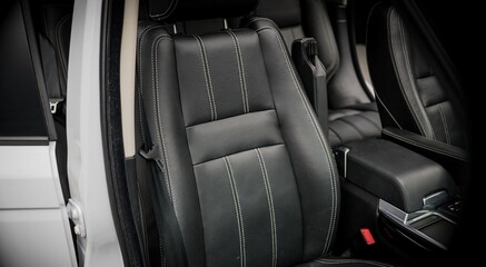 Passenger seat in a suv