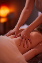 Ayurveda Back Massage with aromatherapy essential oil