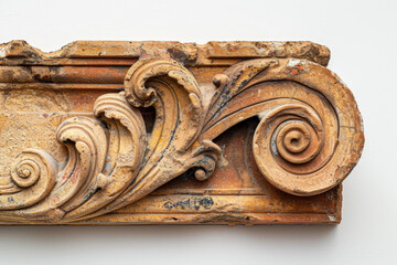 Naklejka premium A piece of wood with a design of a wave and a spiral