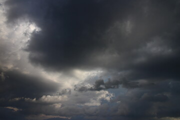 Obraz premium Beautiful dark cloudy sky before the thunderstorm