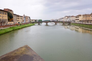 Fototapeta premium Cityscape of Firenze and the Arno river, Italy 