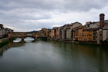 Fototapeta na wymiar Cityscape of Firenze and the Arno river, Italy 