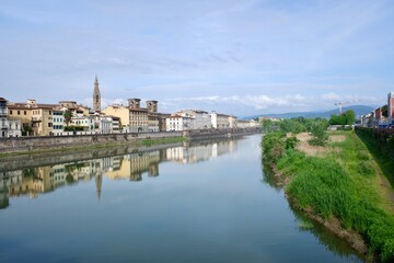 Fototapeta na wymiar Cityscape of Firenze and the Arno river, Italy 